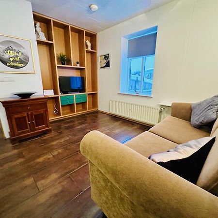 Akureyri Central Apartment Exterior photo